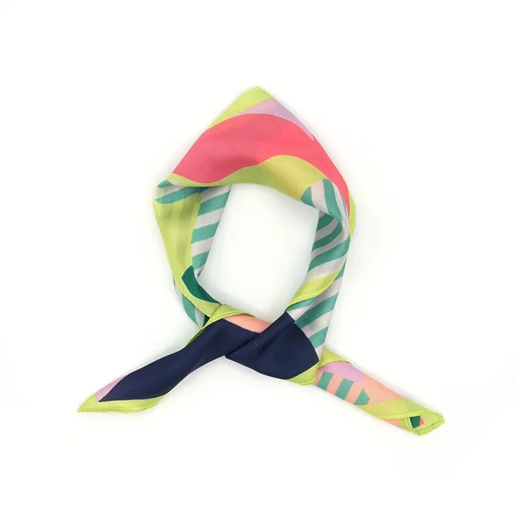 Silkeshalsdukar för oljemålning